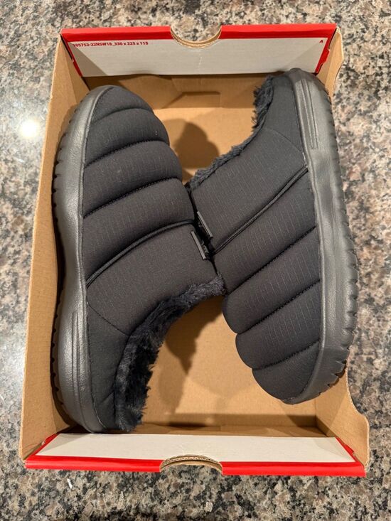 Athletic_Shoes